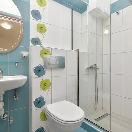 Manolas מלון דירות