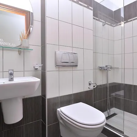 Manolas מלון דירות ניי פורי