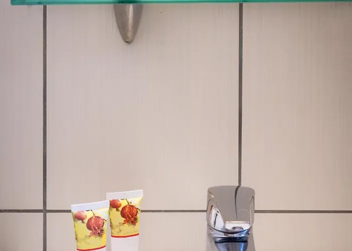 Manolas 2* Neoi Poroi