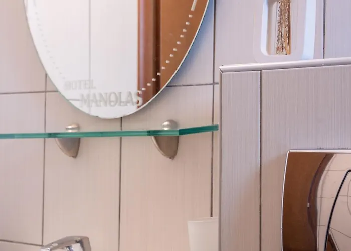 Manolas Apartahotel 2*